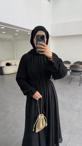 Nora Siyah Plise Elbise